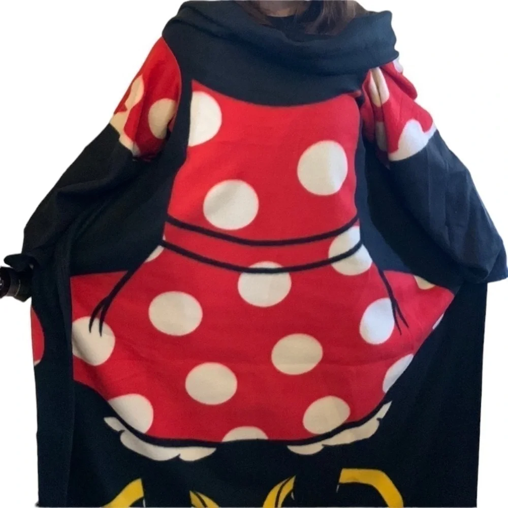 Disney Minnie Mouse snuggie with arms 71x46”